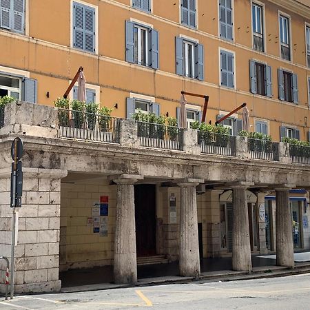 Hotel 7 Bell'S House Civitavecchia Esterno foto