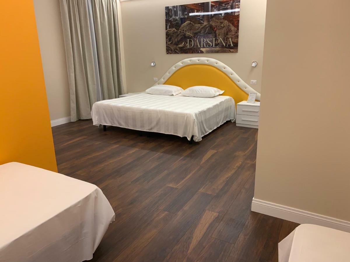 Hotel 7 Bell'S House Civitavecchia Esterno foto