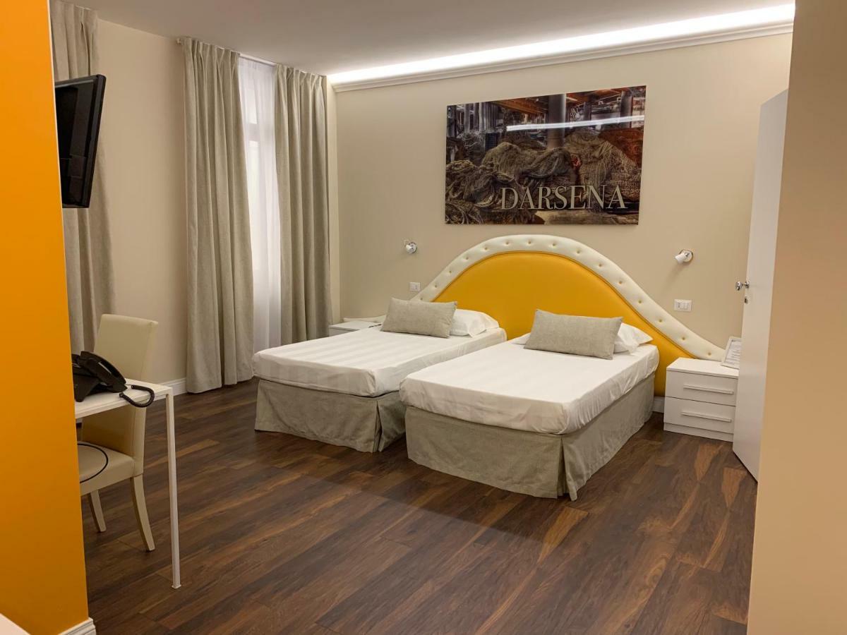 Hotel 7 Bell'S House Civitavecchia Esterno foto