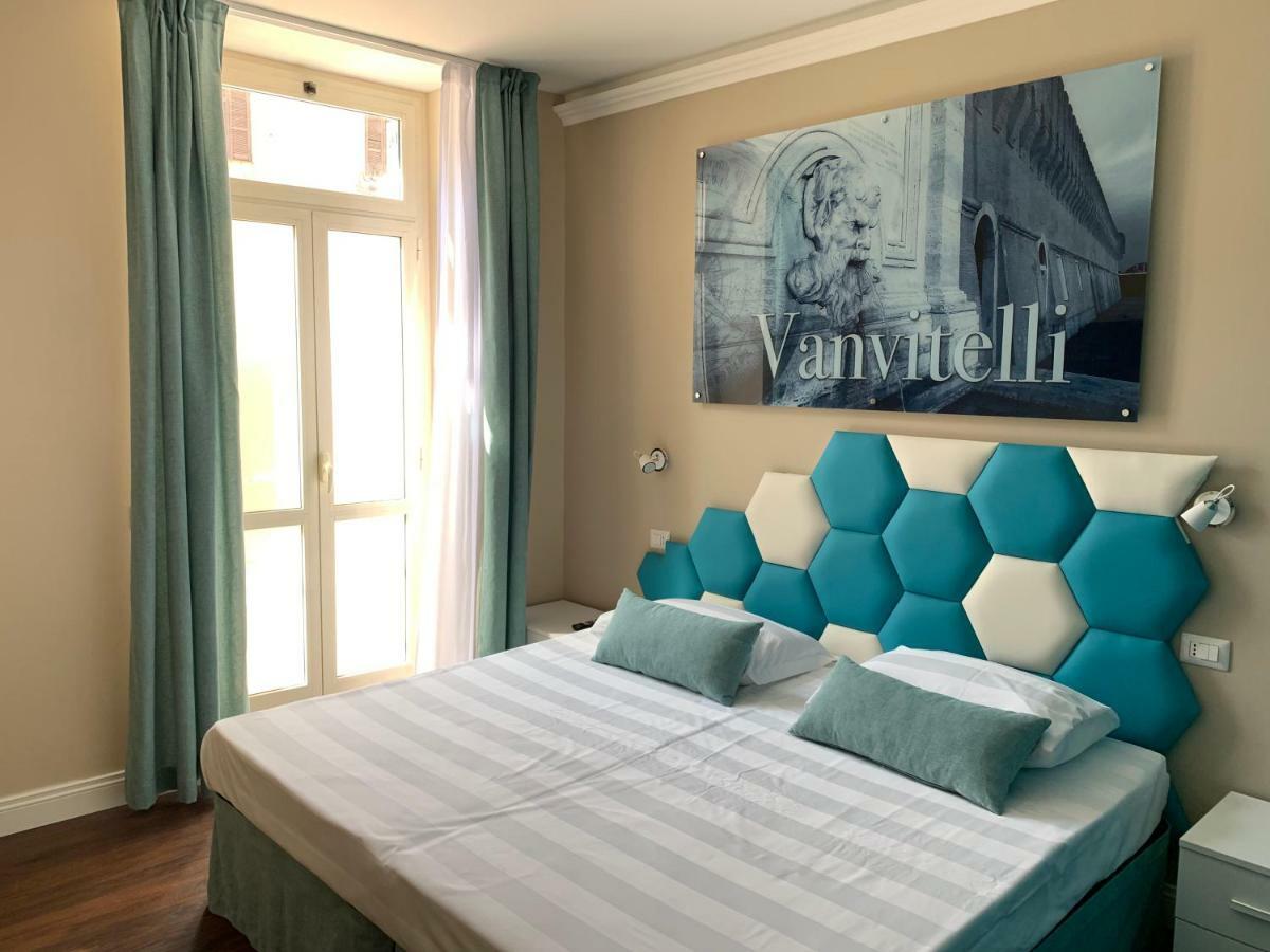 Hotel 7 Bell'S House Civitavecchia Esterno foto
