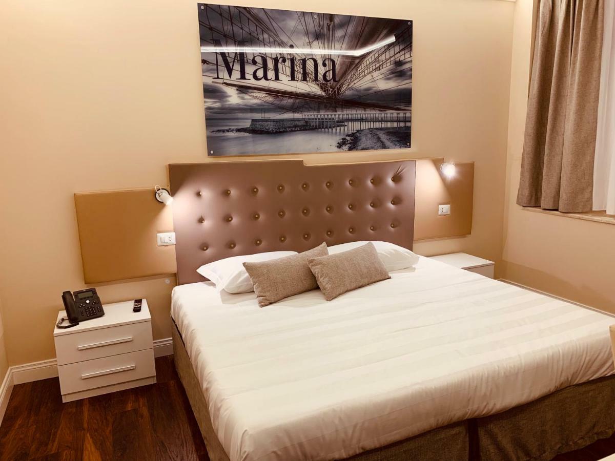 Hotel 7 Bell'S House Civitavecchia Esterno foto